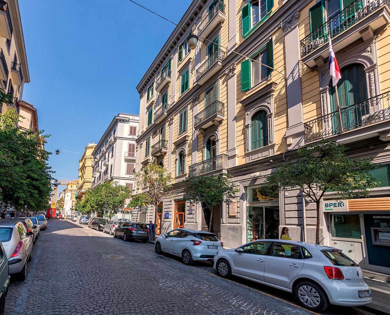 Bed and Breakfast Be Italian Flat Duomo 319 Nápoles Exterior foto