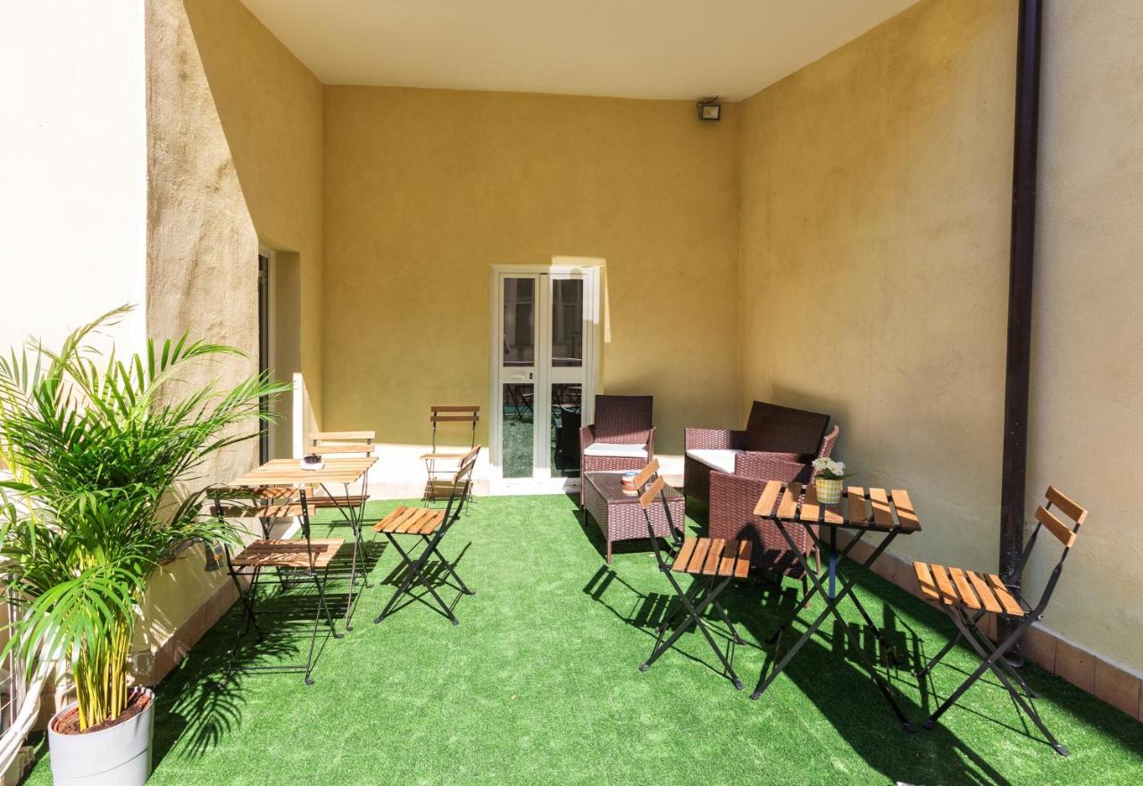 Bed and Breakfast Be Italian Flat Duomo 319 Nápoles Exterior foto