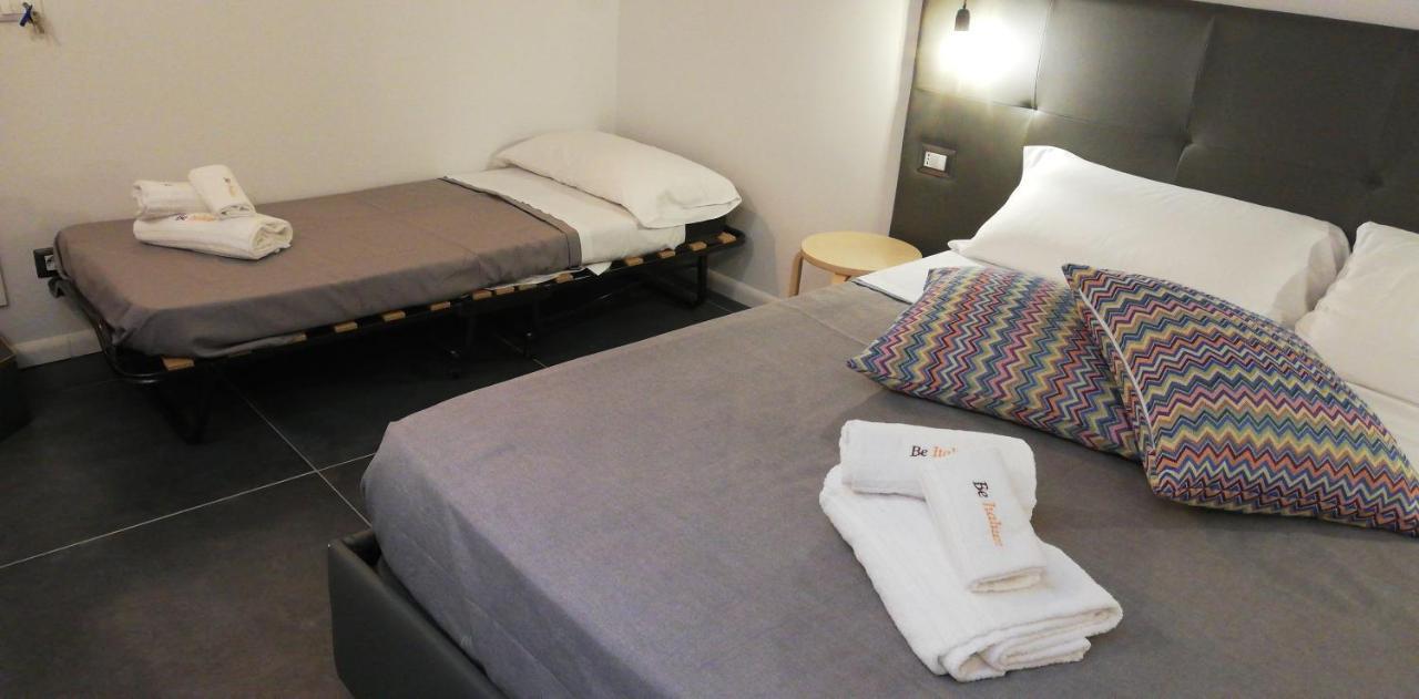 Bed and Breakfast Be Italian Flat Duomo 319 Nápoles Exterior foto
