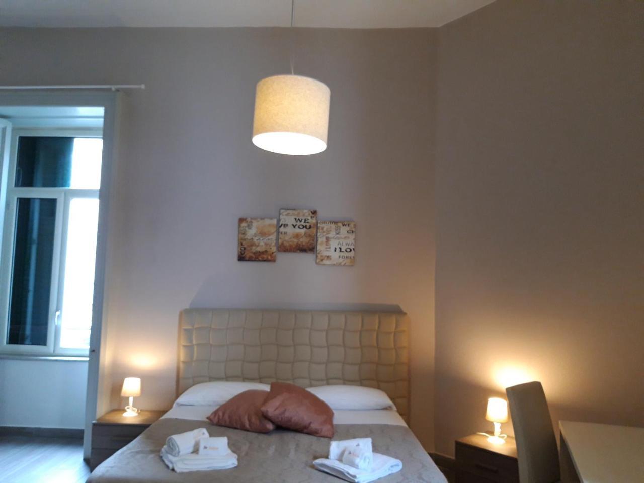 Bed and Breakfast Be Italian Flat Duomo 319 Nápoles Exterior foto
