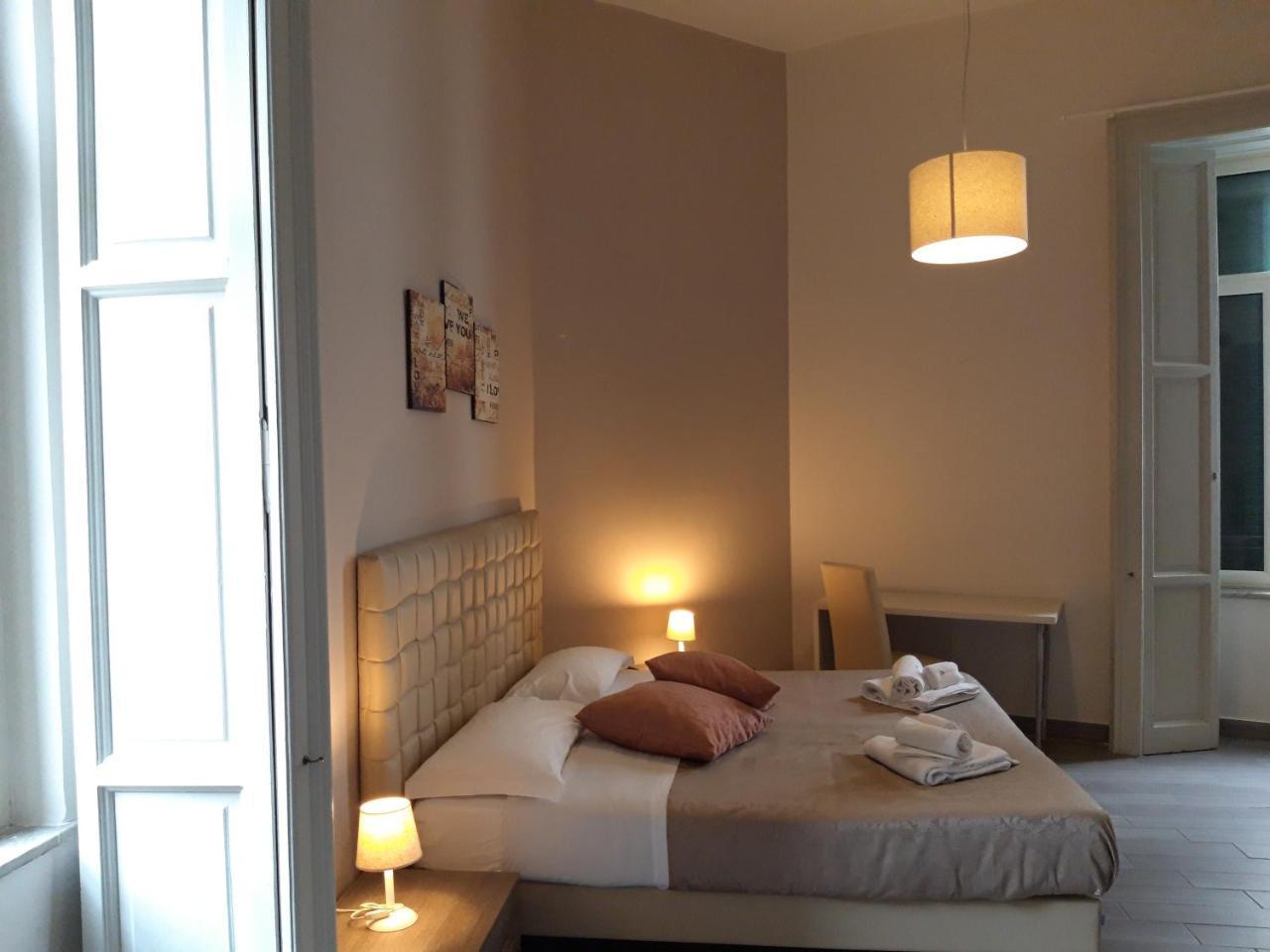 Bed and Breakfast Be Italian Flat Duomo 319 Nápoles Exterior foto