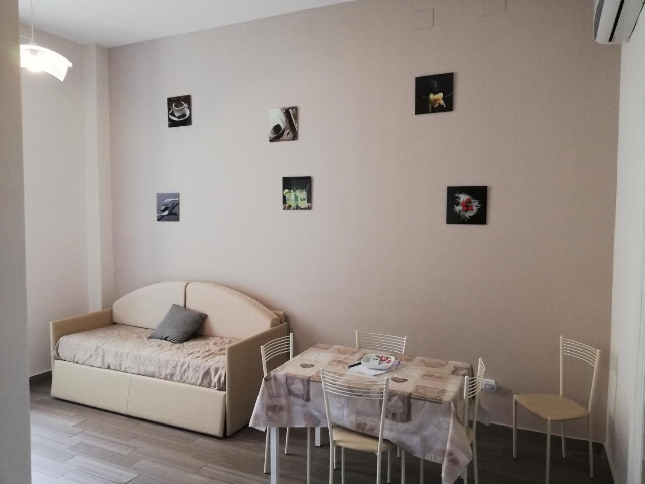 Bed and Breakfast Be Italian Flat Duomo 319 Nápoles Exterior foto