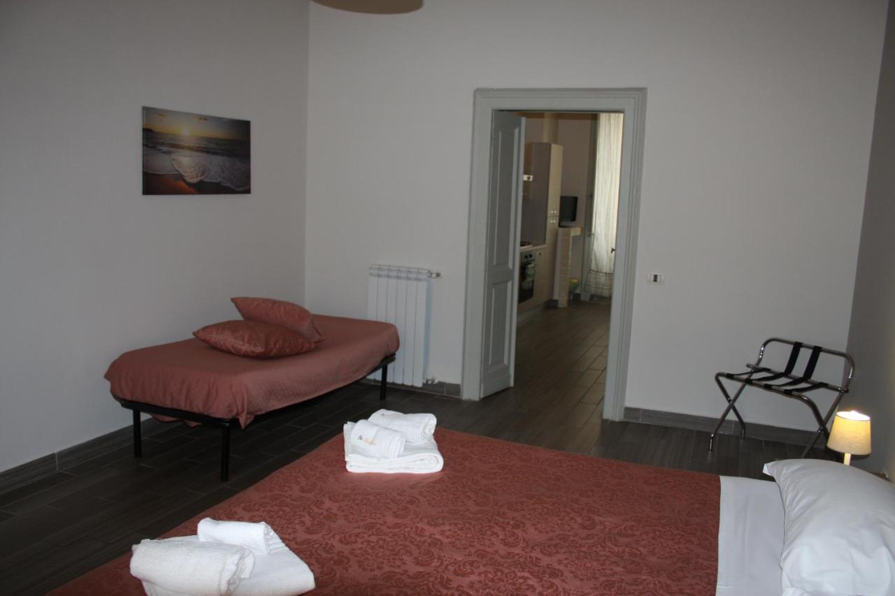 Bed and Breakfast Be Italian Flat Duomo 319 Nápoles Exterior foto